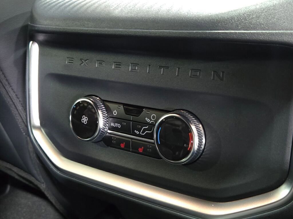 New 2025 Ford Expedition Platinum w/ Stealth Performance Package image 12