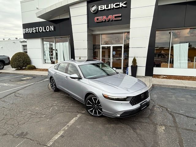 Used 2024 Honda Accord Touring image 2