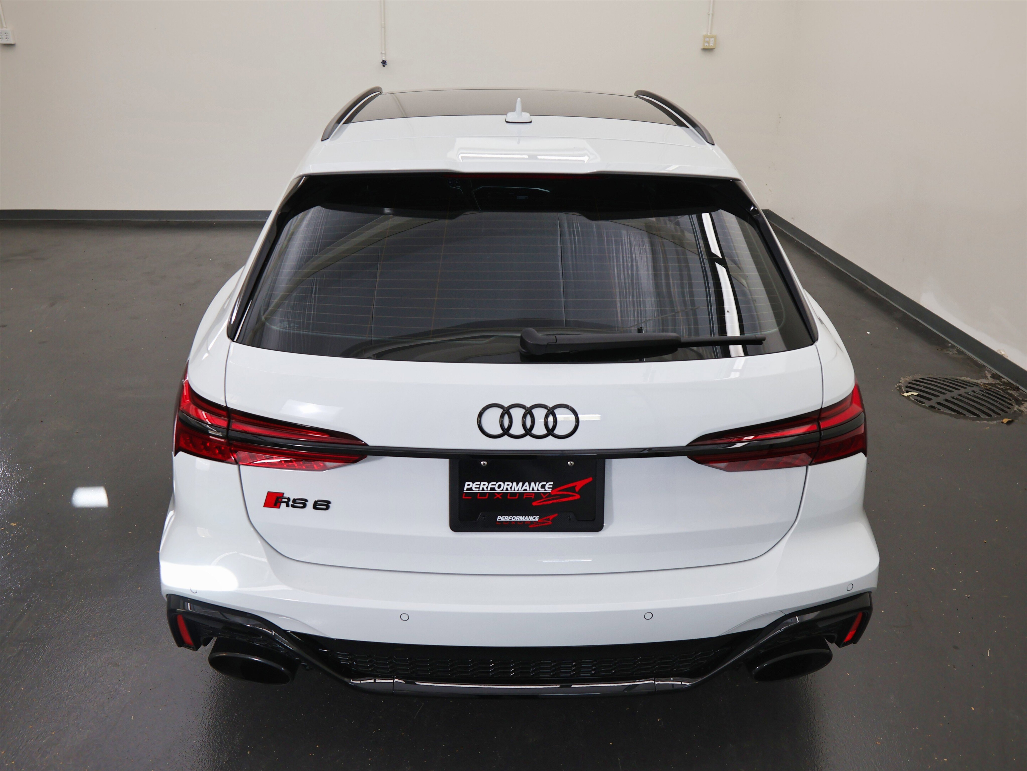 Used 2021 Audi RS 6 w/ Executive Package image 10