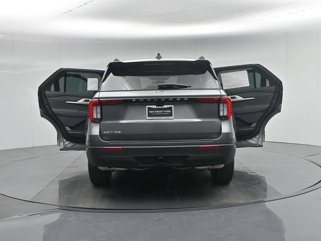 New 2026 Ford Explorer Active RWD image 33