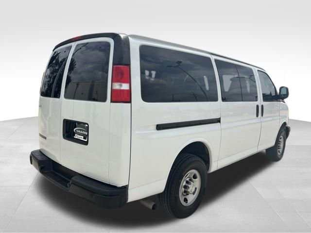 Used 2023 Chevrolet Express 3500 LS RWD image 9
