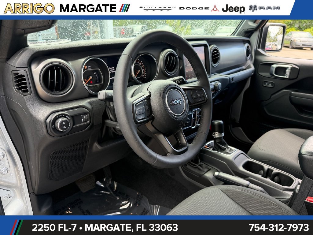 Used 2023 Jeep Gladiator Sport AWD/4WD image 10