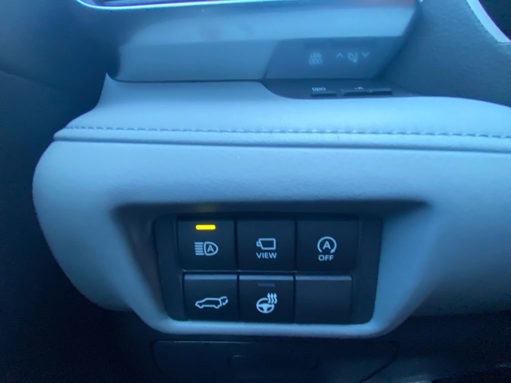 Used 2025 Toyota Highlander Limited AWD/4WD image 18