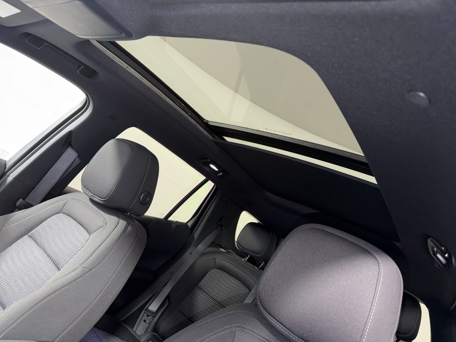 New 2027 Chevrolet Equinox LT w/ Safety and Technology Package AWD/4WD image 24