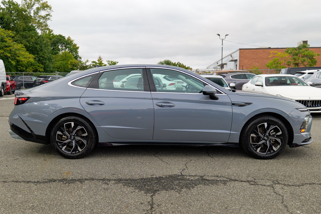 Used 2024 Hyundai Sonata SEL FWD image 8