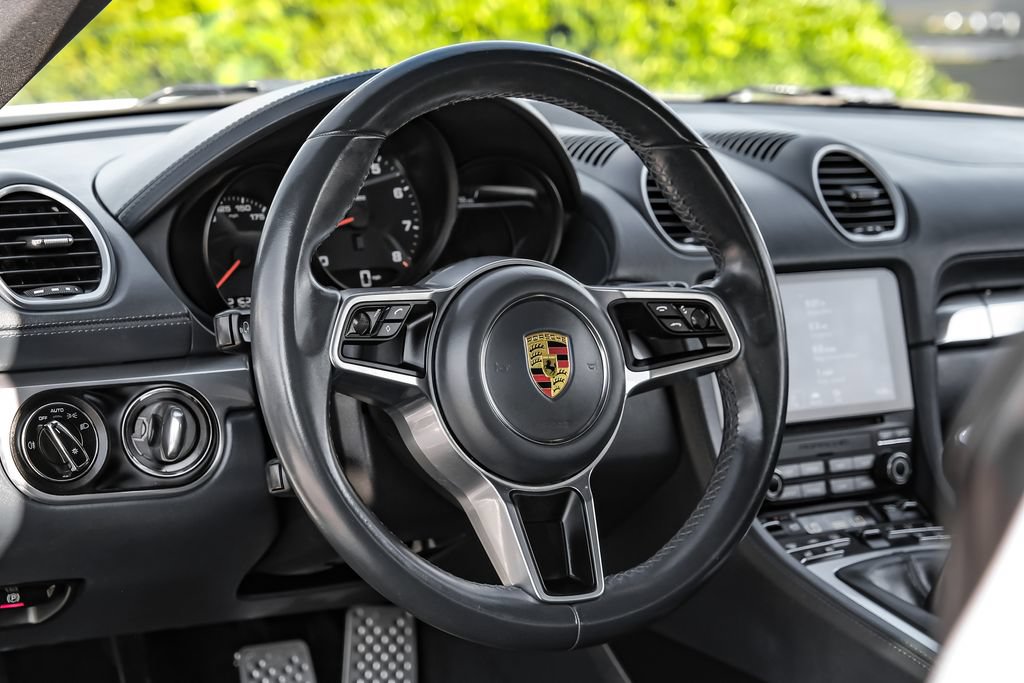 Used 2021 Porsche 718 Cayman RWD image 13