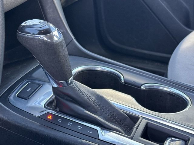 Used 2020 Chevrolet Equinox LS w/ LS Convenience Package image 10