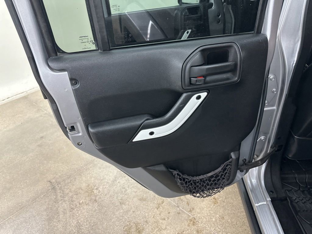 Used 2014 Jeep Wrangler Unlimited Sahara AWD/4WD image 29