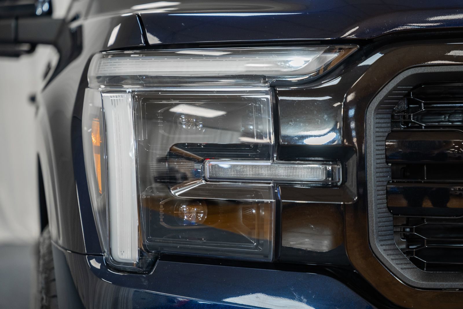 Used 2024 Ford F150 Lariat w/ Equipment Group 502A High image 9