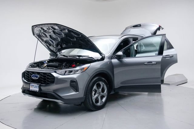 Used 2025 Ford Escape ST-Line FWD image 18