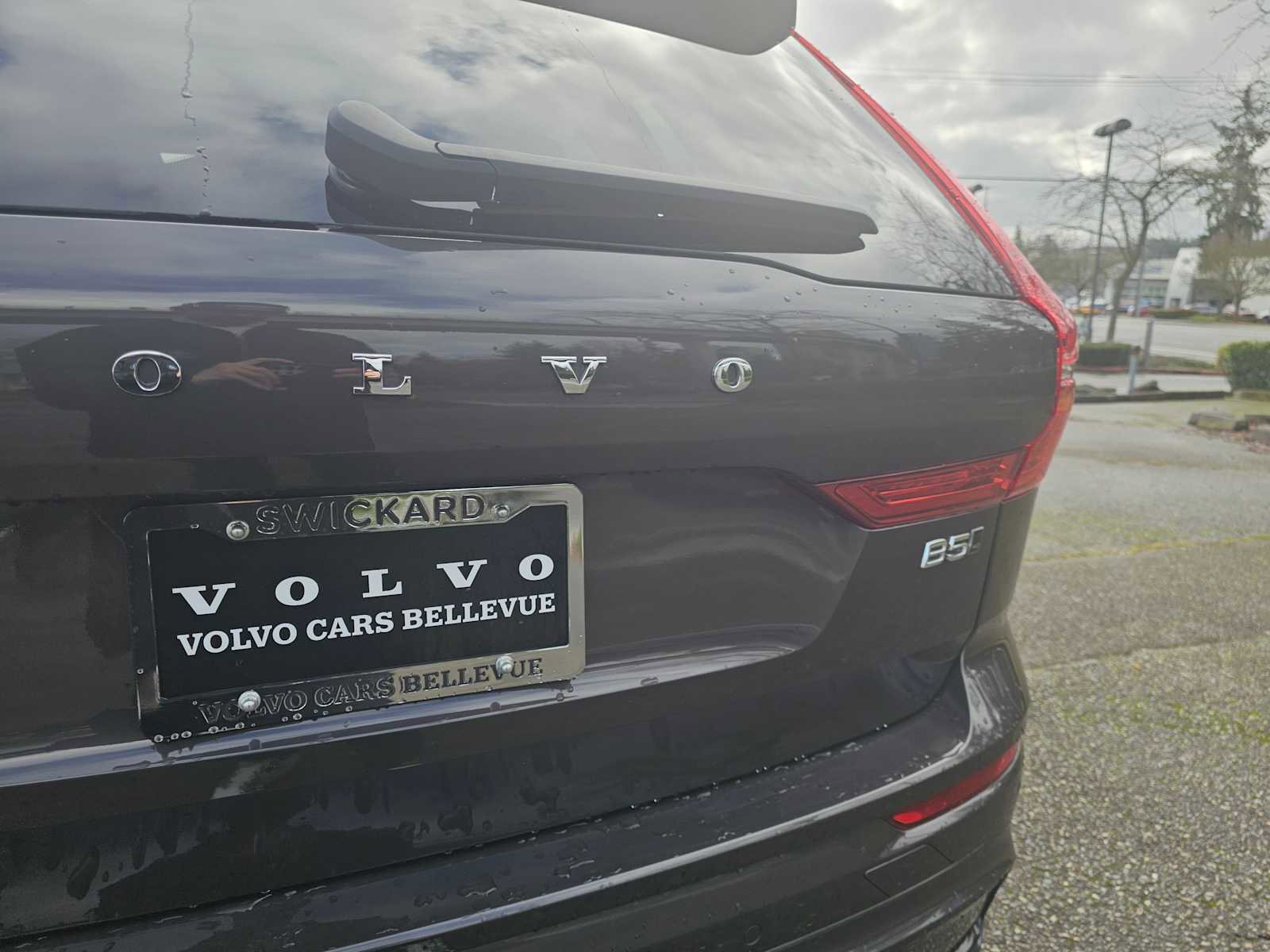 Certified 2025 Volvo XC60 B5 Plus image 16