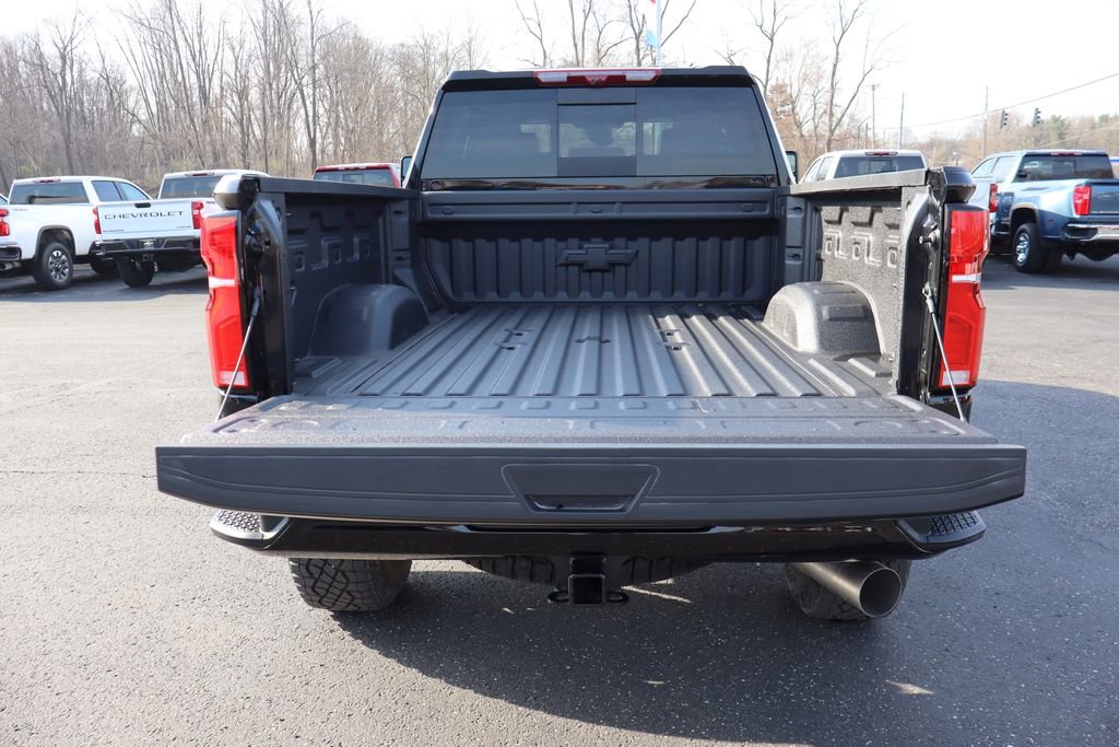 Used 2025 Chevrolet Silverado 2500 ZR2 w/ Technology Package image 33