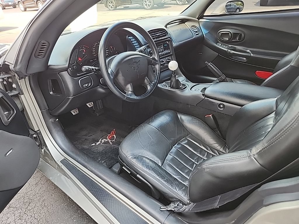 Used 1999 Chevrolet Corvette Coupe w/ Lighting Pkg RWD image 22