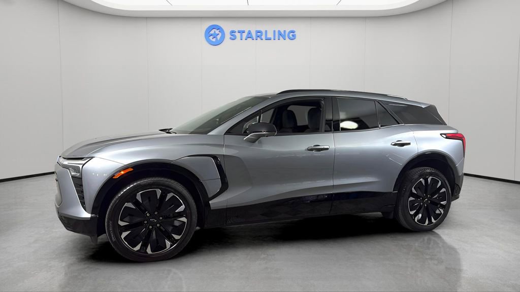 Used 2025 Chevrolet Blazer EV RS AWD/4WD image 2