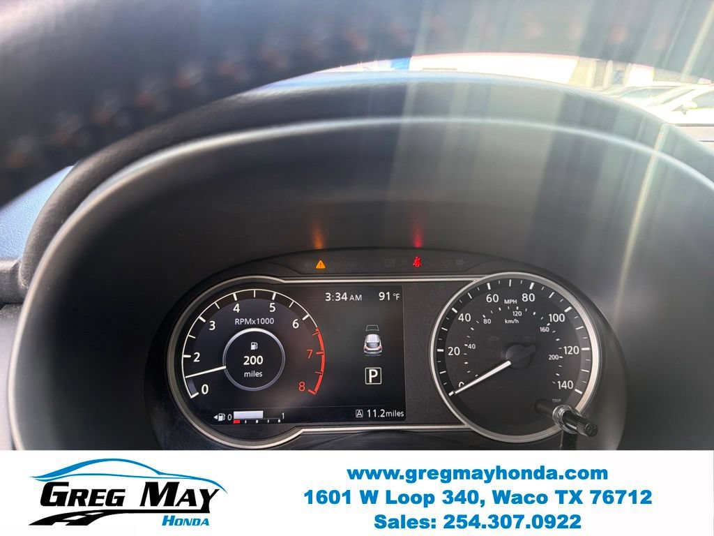 Used 2018 Nissan Kicks SR FWD image 11