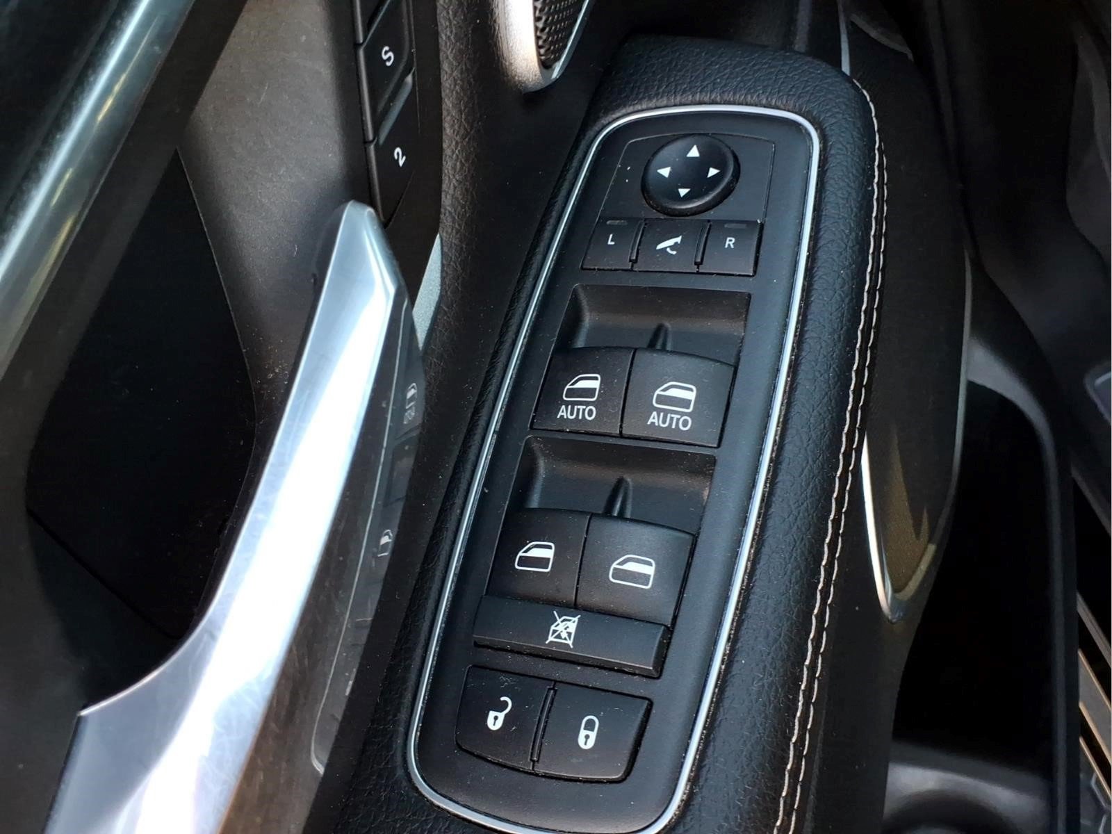 Used 2020 RAM 1500 Laramie AWD/4WD image 15