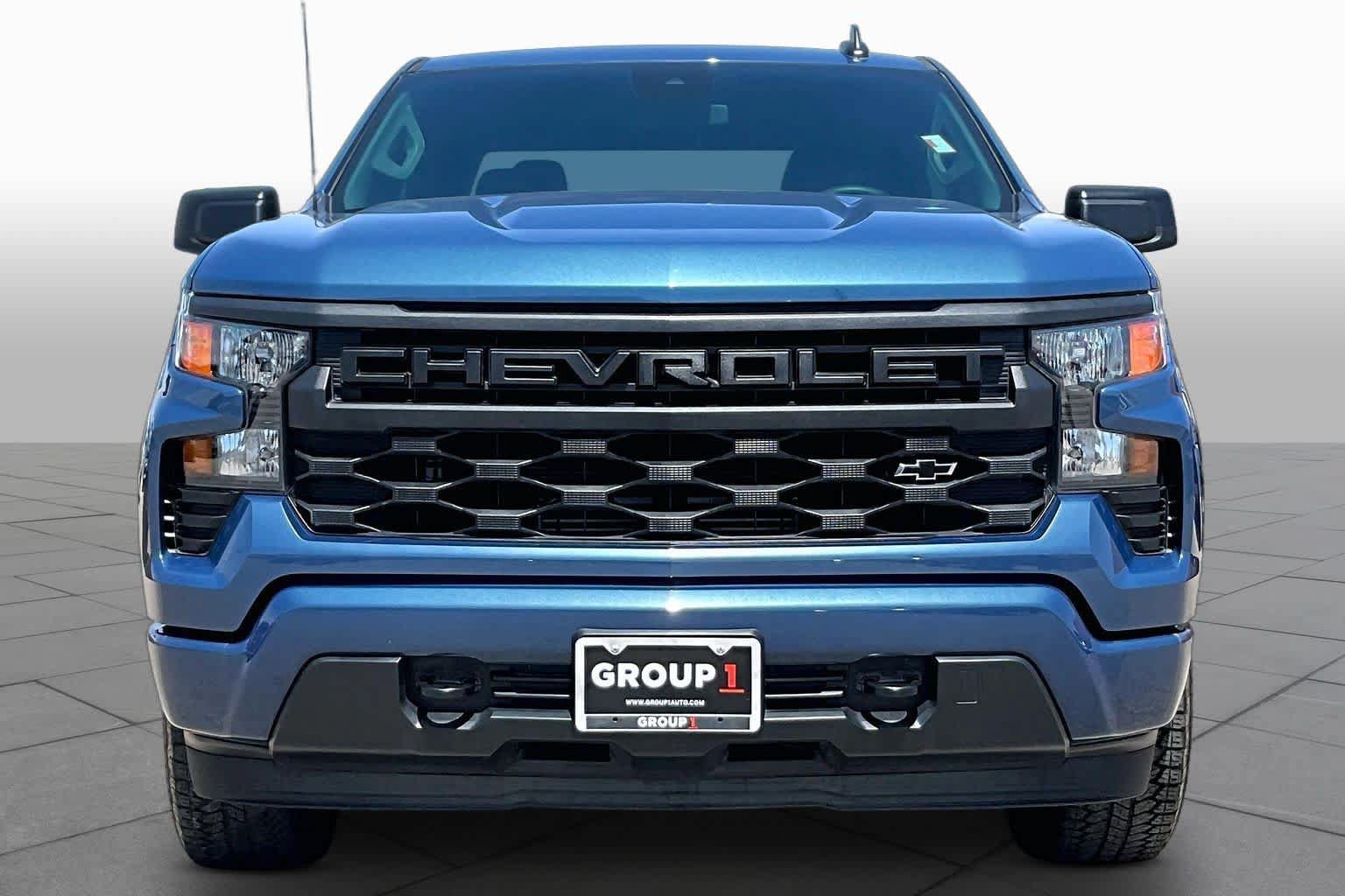Used 2024 Chevrolet Silverado 1500 Custom w/ Turbomax Blackout Package AWD/4WD image 4