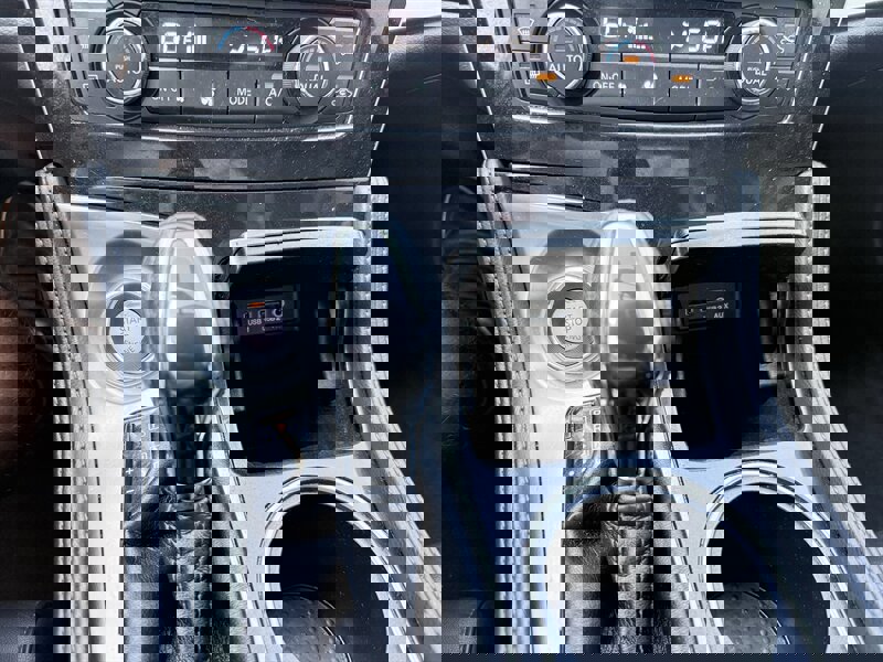 Used 2018 Nissan Maxima SR image 16