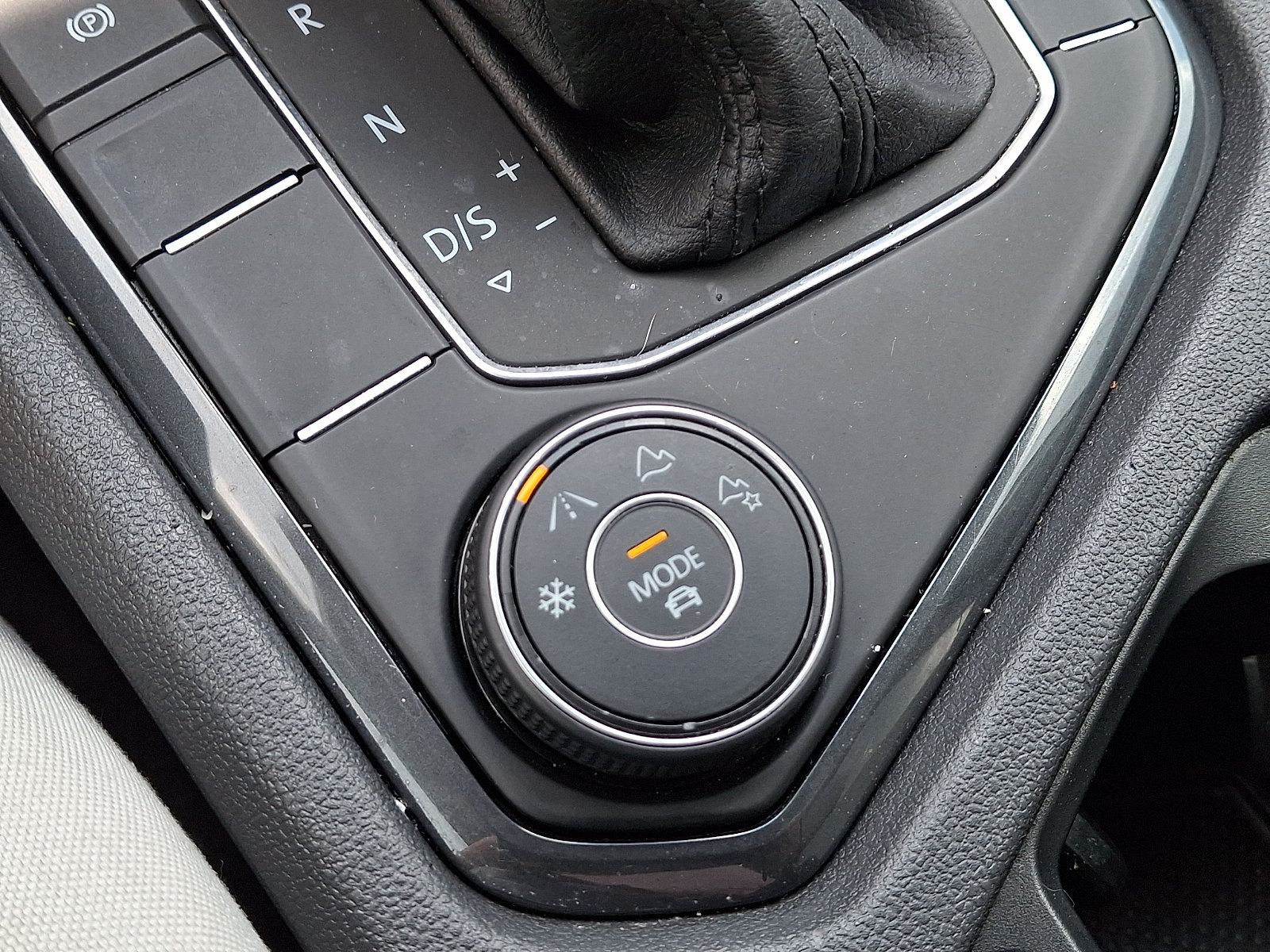 Certified 2020 Volkswagen Tiguan S AWD/4WD image 24