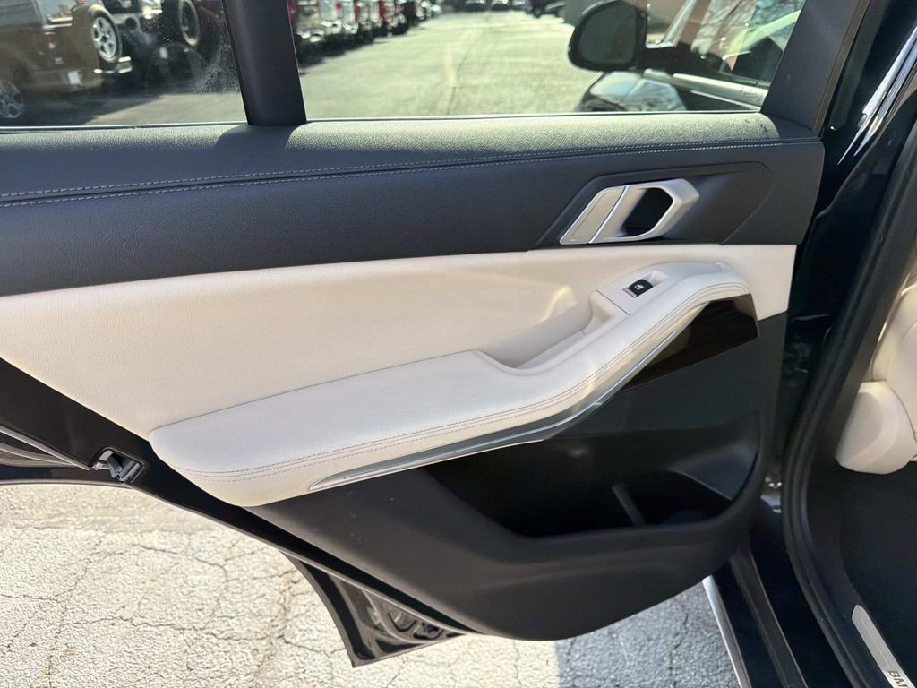 Used 2019 BMW X5 xDrive40i w/ Premium Package 2 image 14