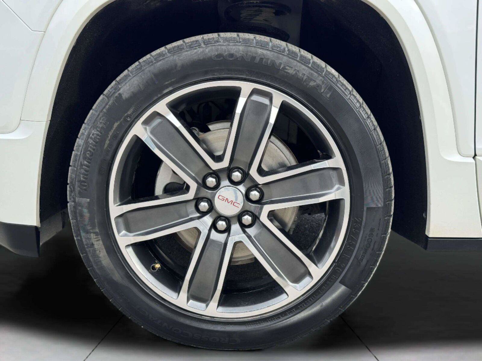 Used 2019 GMC Acadia Denali w/ Technology Package AWD/4WD image 49