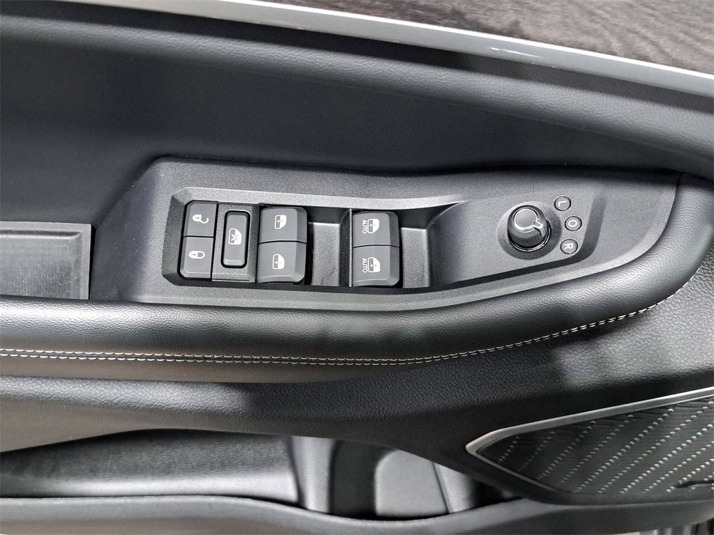 Certified 2022 Jeep Grand Cherokee Limited w/ Luxury Tech Group II image 28