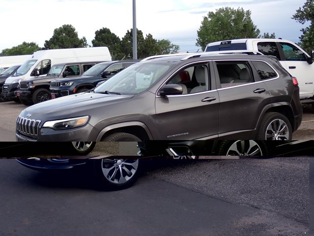 Used 2019 Jeep Cherokee Overland w/ Technology Group AWD/4WD image 11