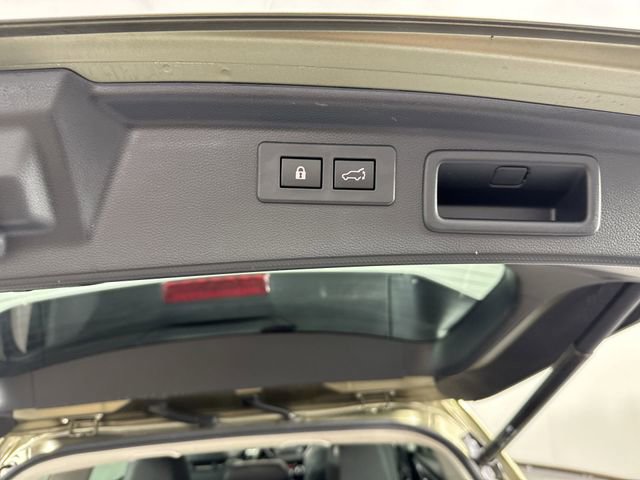Used 2023 Subaru Forester Touring AWD/4WD image 35