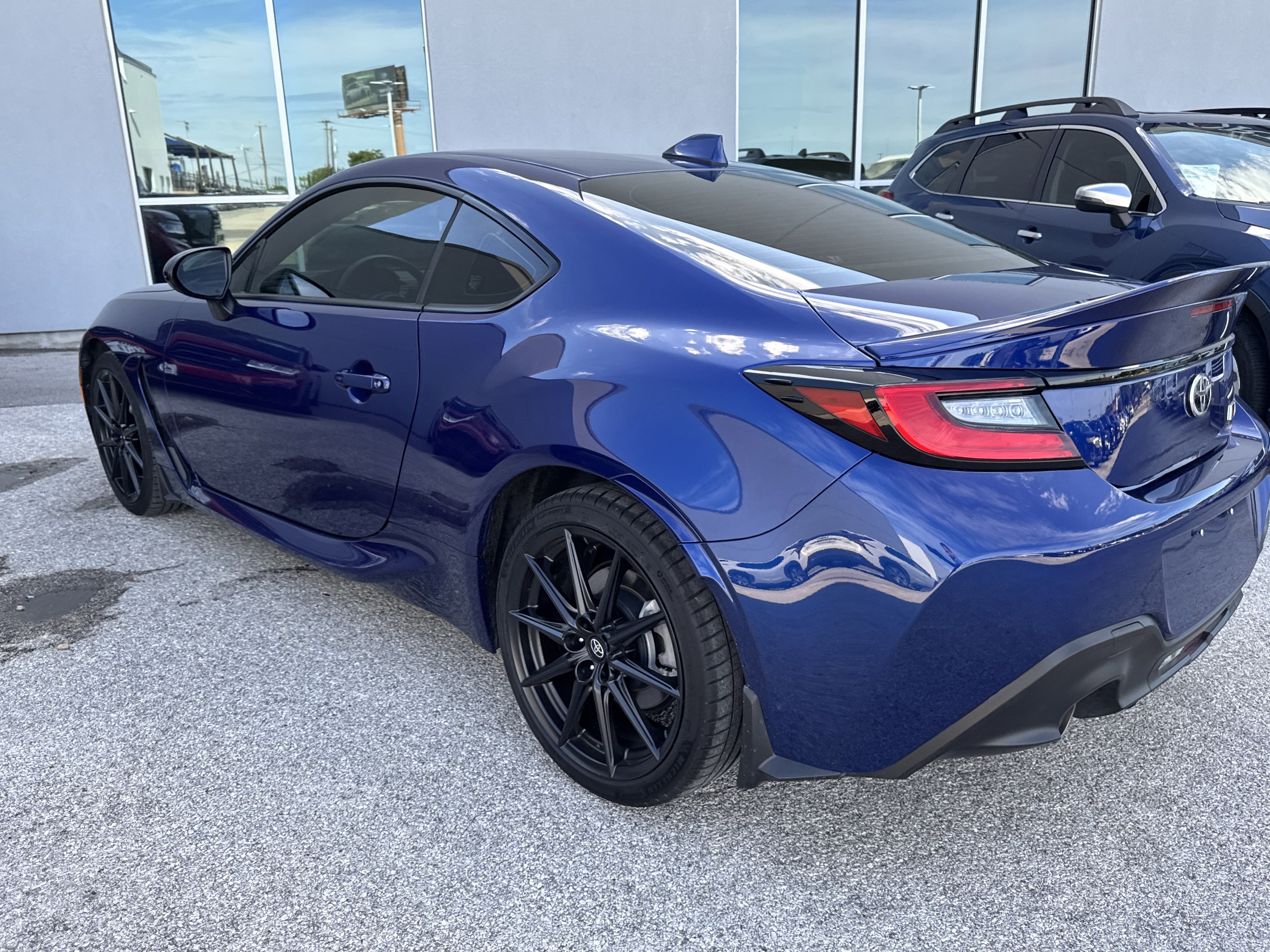 Used 2025 Toyota GR86 Premium RWD image 10