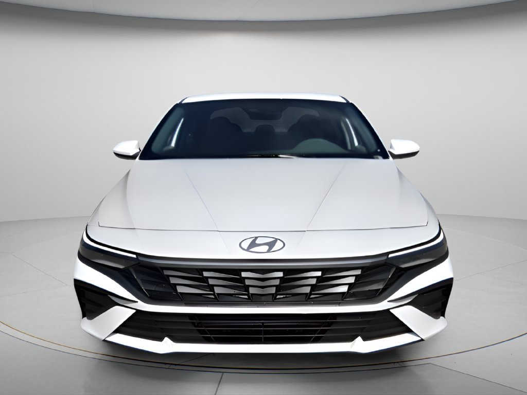 New 2026 Hyundai Elantra SE FWD image 3