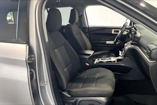 Used 2022 Ford Explorer XLT AWD/4WD image 35