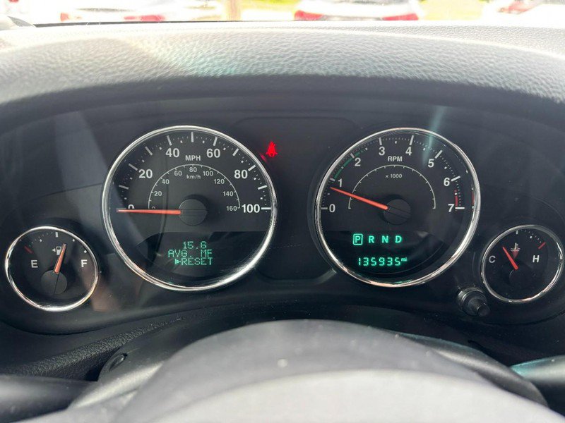 Used 2018 Jeep Wrangler Unlimited Sahara w/ Connectivity Group AWD/4WD image 18