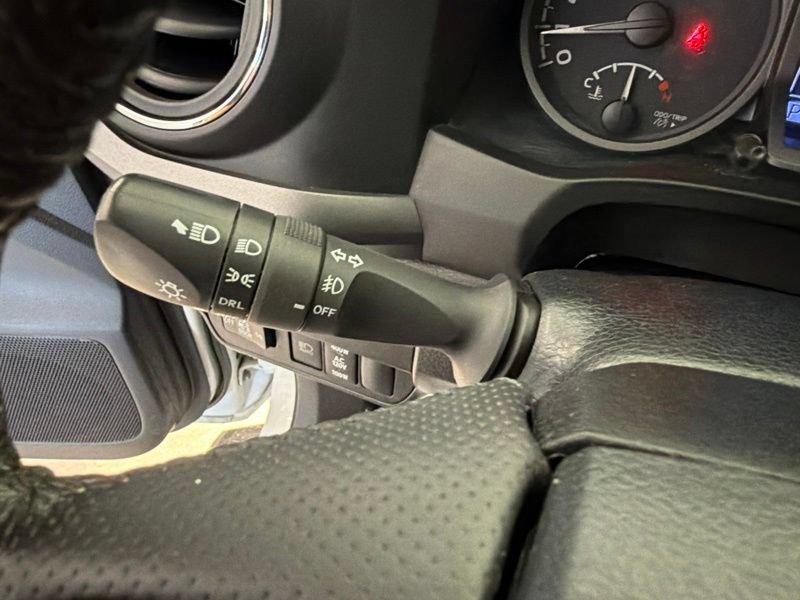 Used 2020 Toyota Tacoma TRD Off-Road AWD/4WD image 19