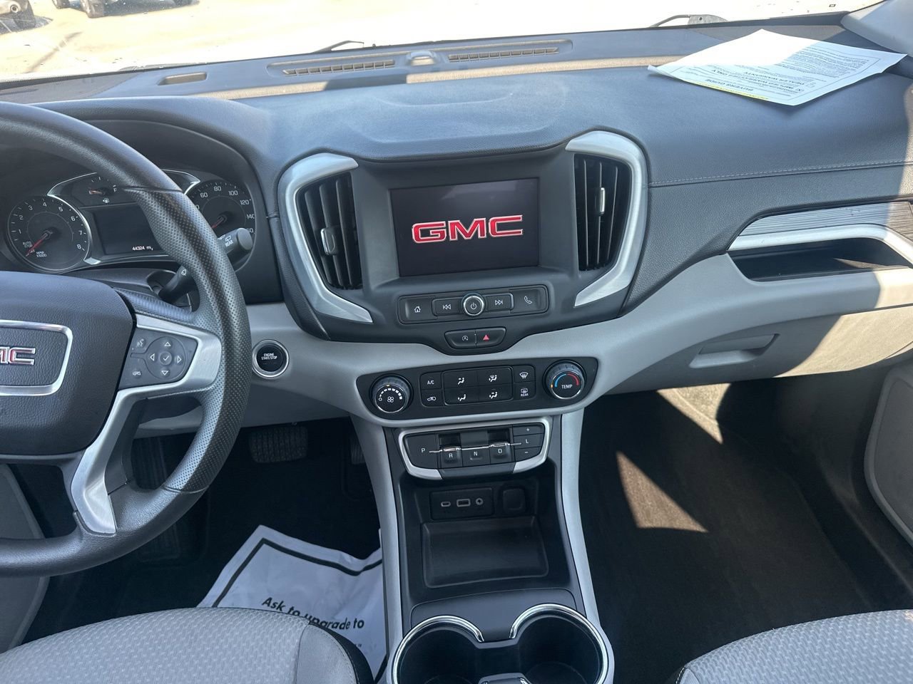 Used 2024 GMC Terrain SLE image 10