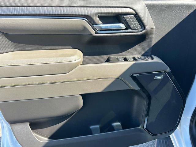 Used 2023 Chevrolet Silverado 1500 ZR2 w/ Technology Package image 28