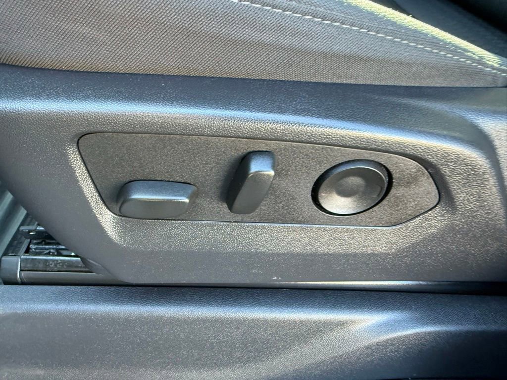 Certified 2025 Chevrolet Silverado 1500 Custom image 13