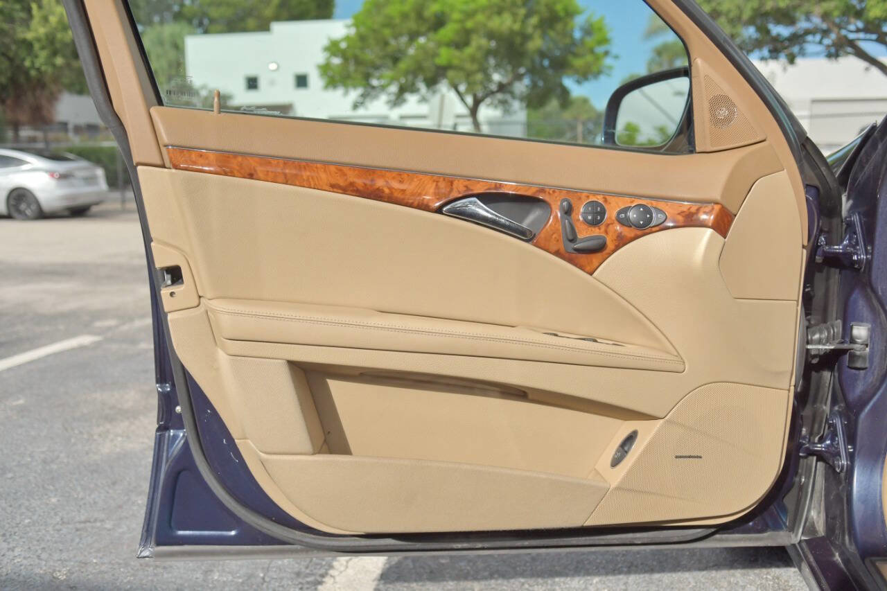 Used 2009 Mercedes-Benz E 350 4MATIC Wagon image 17