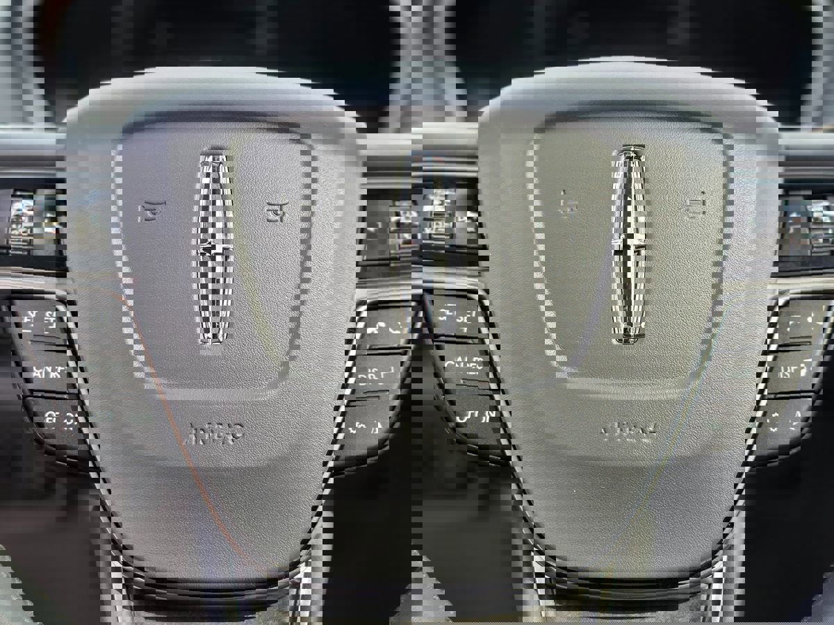 Used 2019 Lincoln Nautilus Reserve image 27