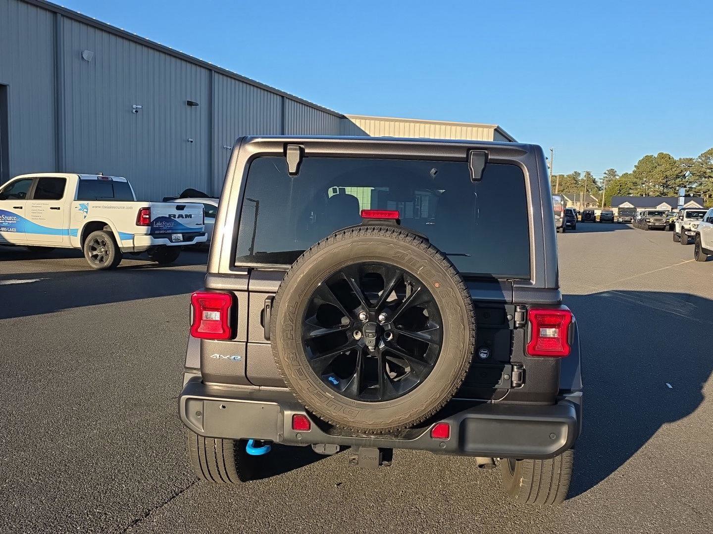 Used 2022 Jeep Wrangler Unlimited Sahara w/ Cold Weather Group image 21