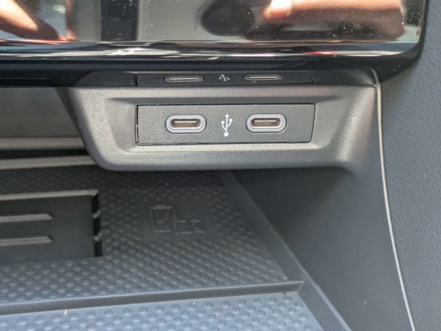 Used 2025 Volkswagen Jetta SE image 24