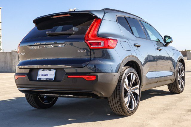 Used 2026 Volvo XC40 B5 Ultra w/ Climate Package AWD/4WD image 4