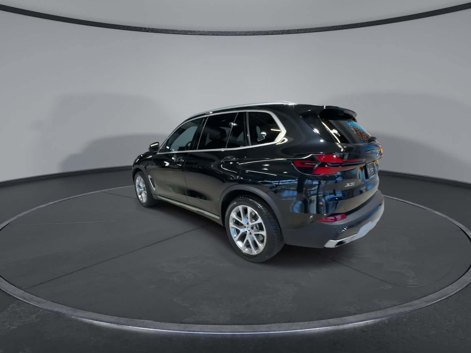 Used 2024 BMW X5 xDrive40i w/ Premium Package AWD/4WD image 8