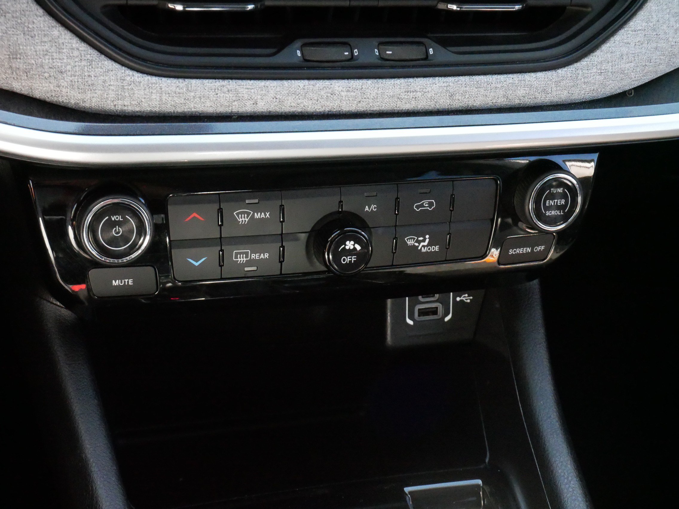 Used 2022 Jeep Compass Latitude AWD/4WD image 23
