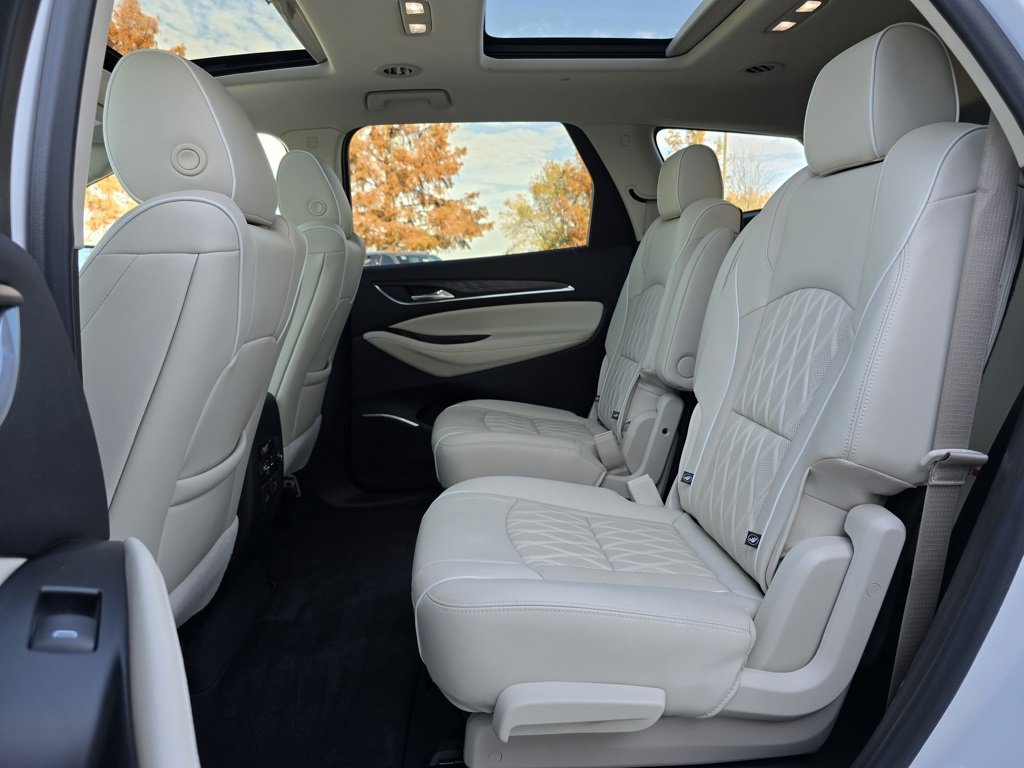 Used 2022 Buick Enclave Avenir w/ Avenir Technology Package image 2