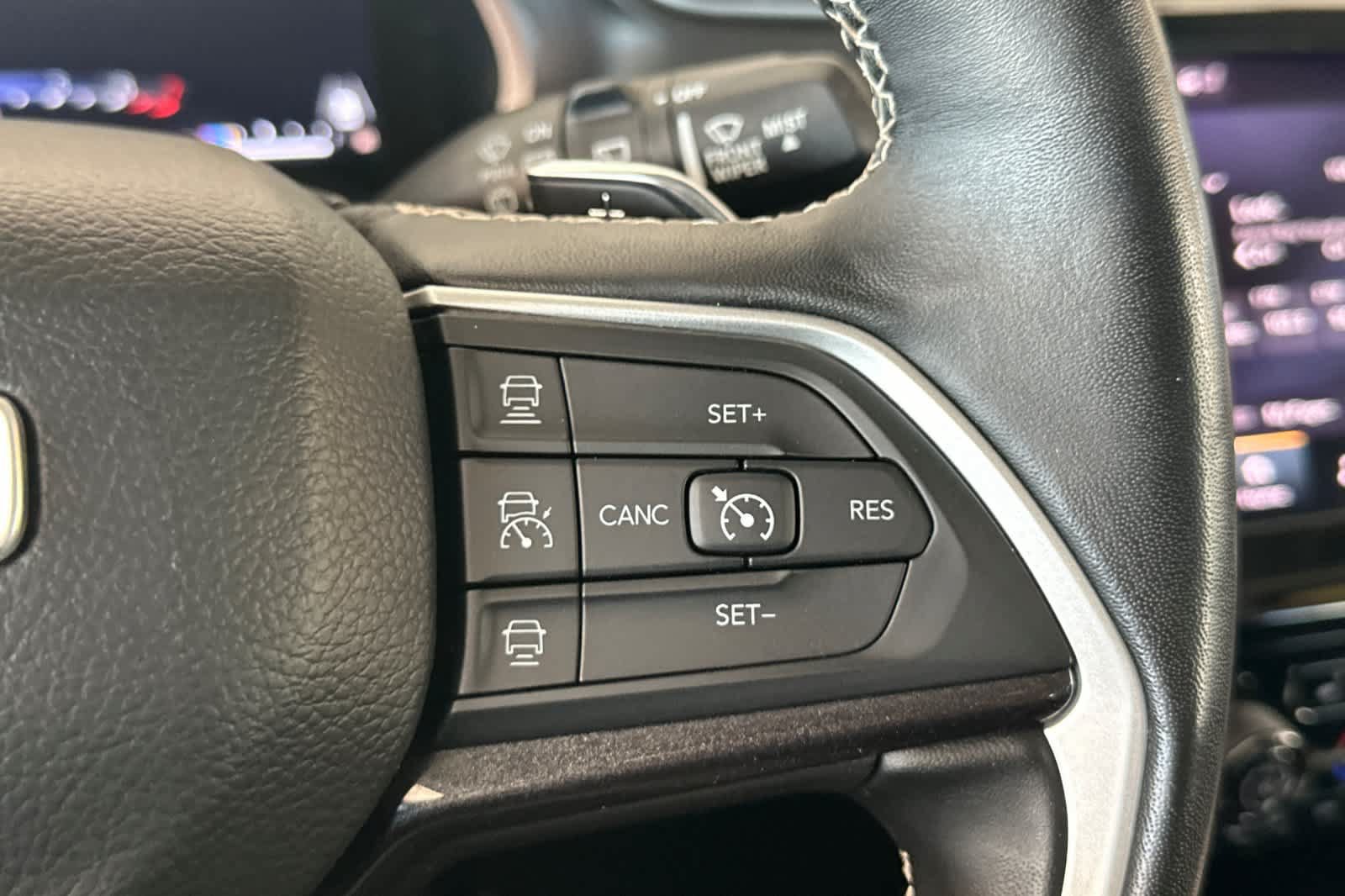 Used 2022 Jeep Grand Cherokee L Laredo w/ Luxury Tech Group I AWD/4WD image 28