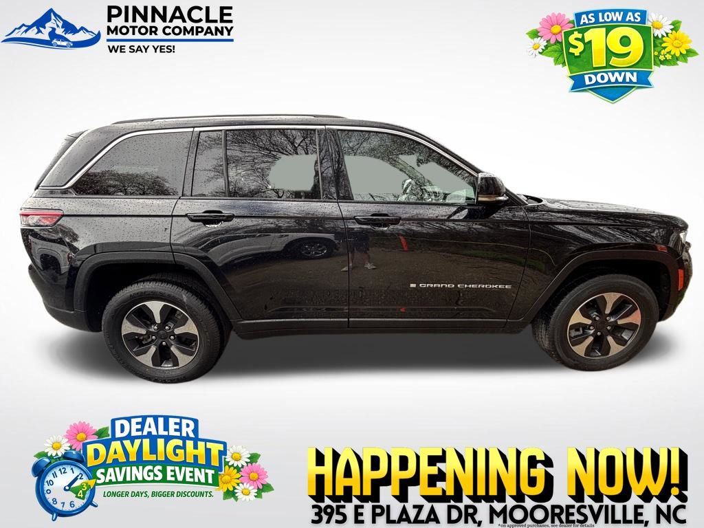 Used 2024 Jeep Grand Cherokee Limited 4xe image 2