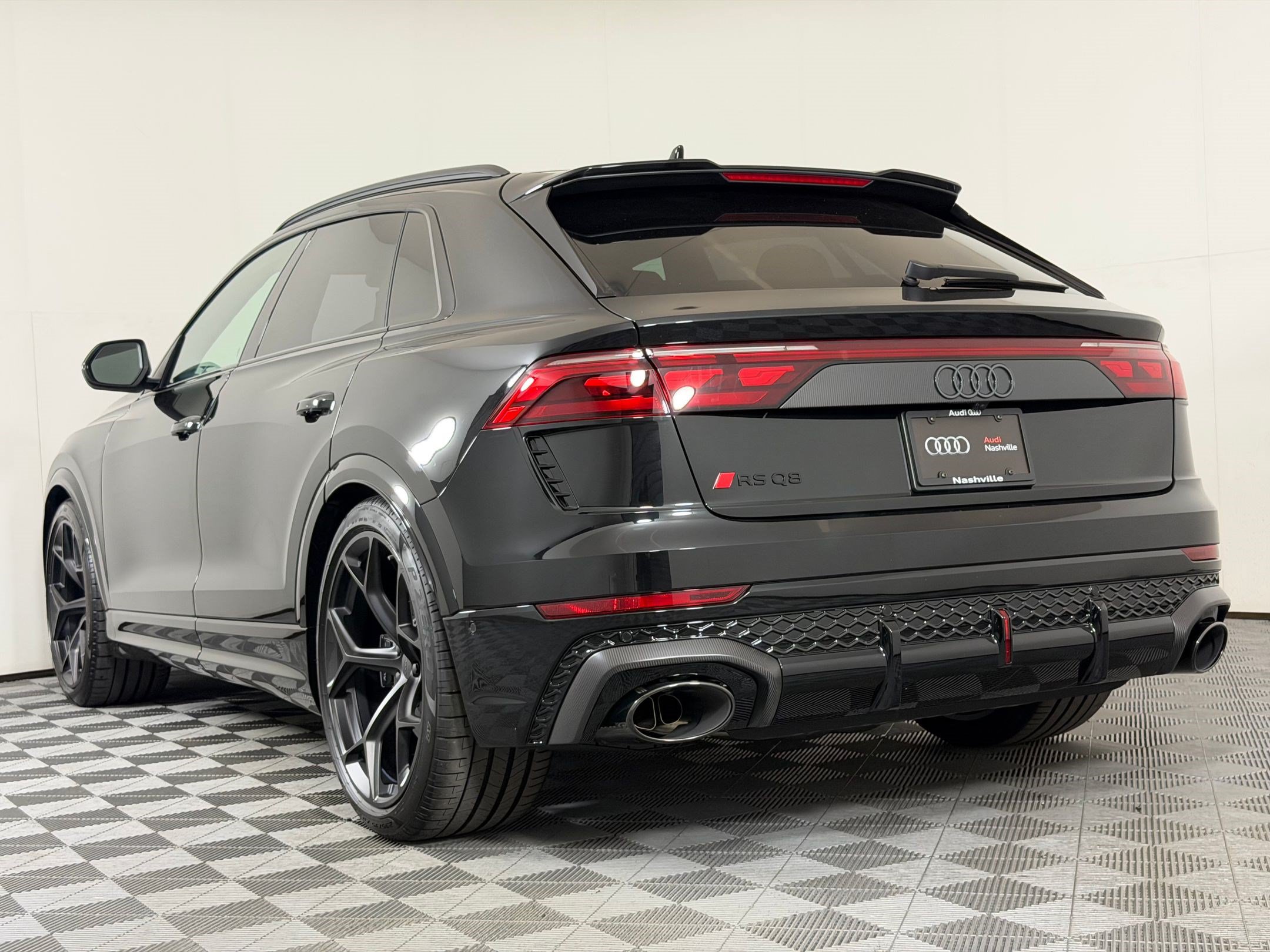 New 2027 Audi RS Q8 performance AWD/4WD image 3