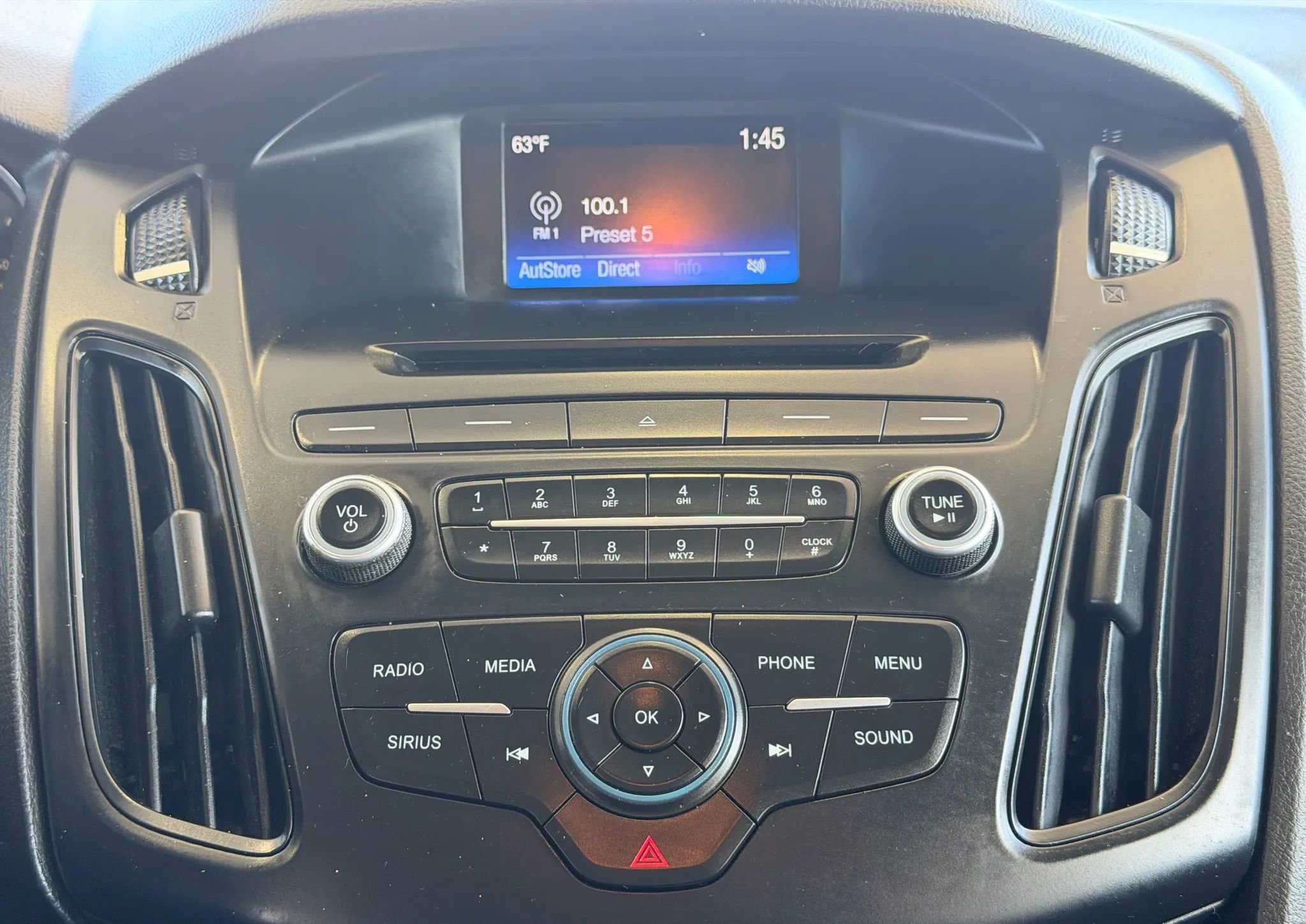 Used 2016 Ford Focus SE image 16