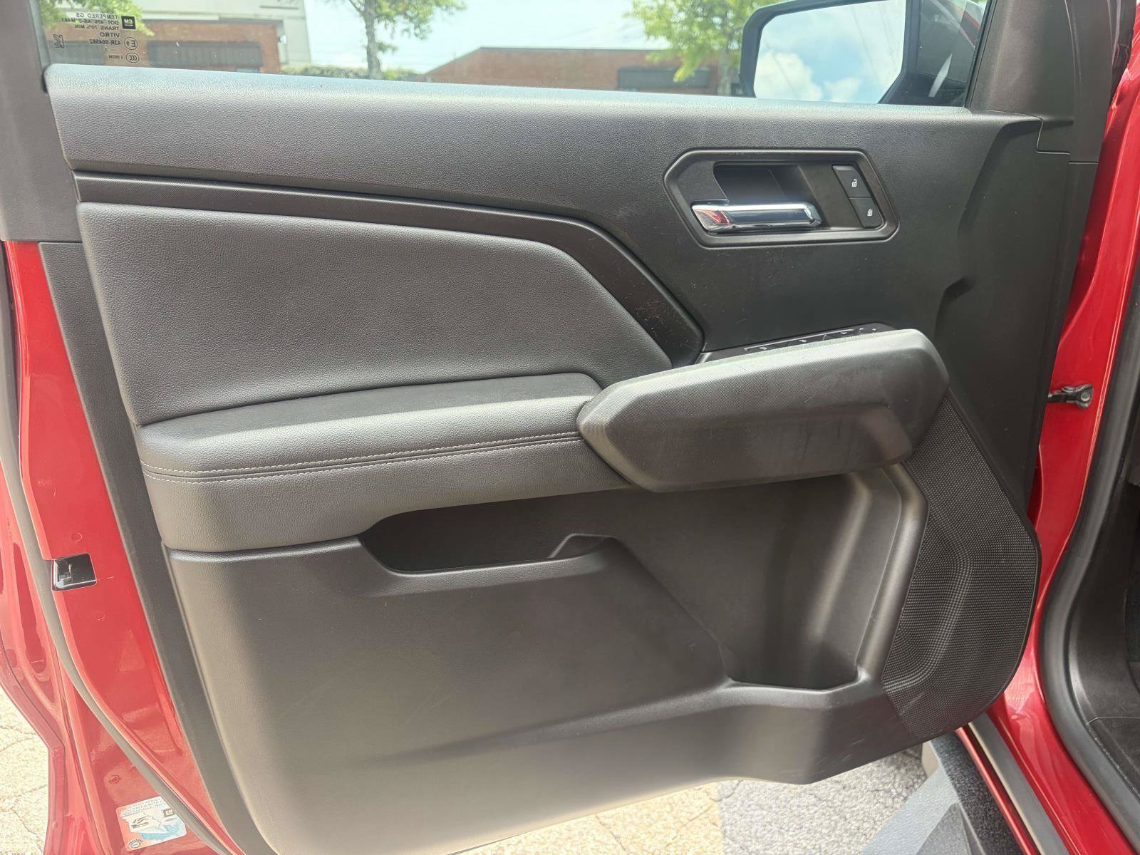 Used 2023 Chevrolet Colorado LT w/ LT Convenience Package AWD/4WD image 5