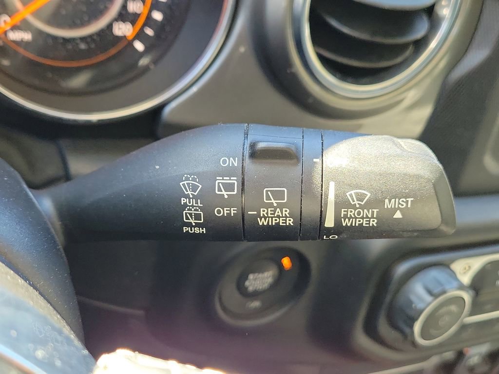 Used 2019 Jeep Wrangler Unlimited Sahara image 31